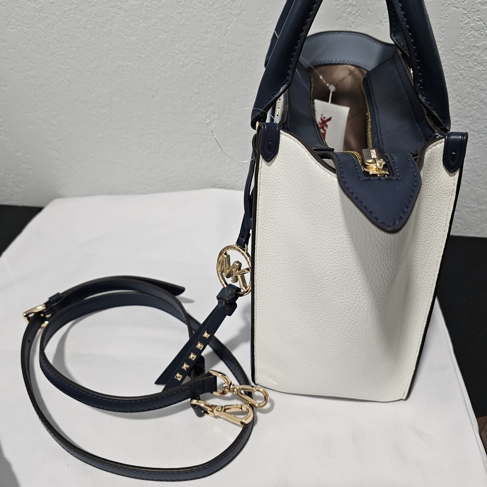 Michael Kors Blue and White Women's Handbag Colorblock New - Picture 2 of 5